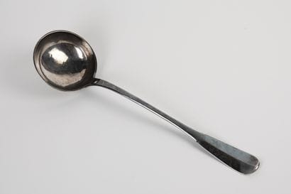 Grande louche en argent 950/1000, modèle...
