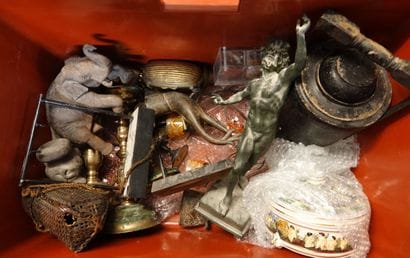 Manette de bibelots et divers