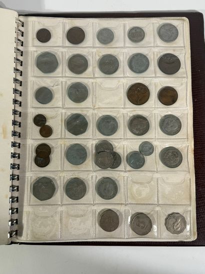 Un album de pièces de monnaies diverses
