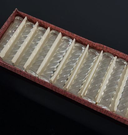 Ensemble de douze porte-couteaux en verre...