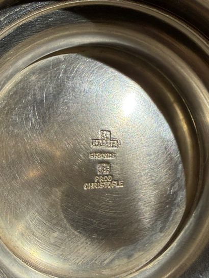 CHRISTOFLE 

Une saucière en métal argenté

Signée...