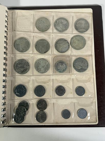 Un album de pièces de monnaies diverses