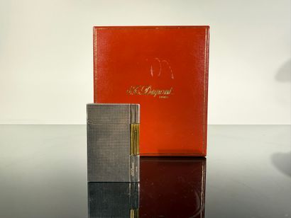 S.T DUPONT

Briquet Gatsby en deux tons de...