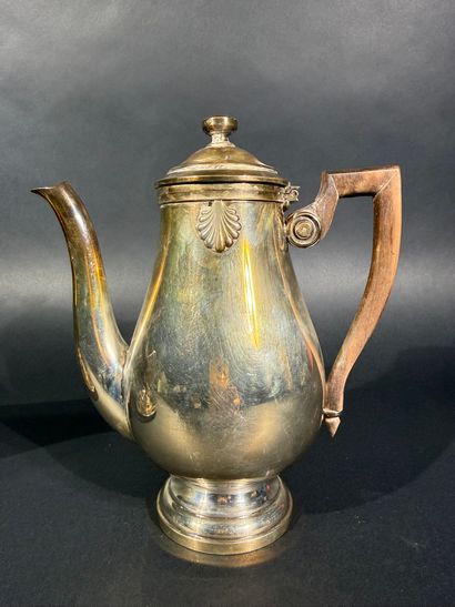 CHRISTOFLE 

Une saucière en métal argenté

Signée...