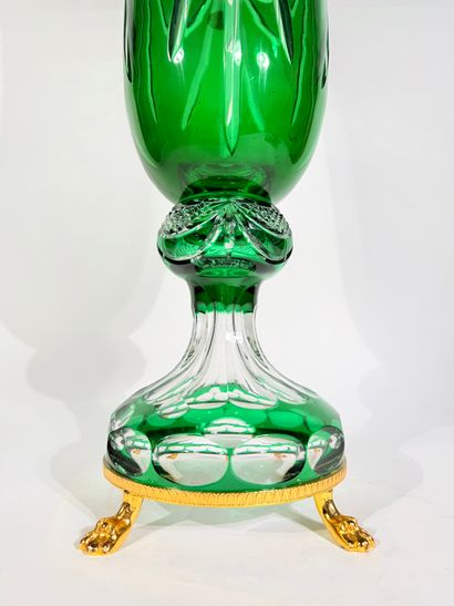 Dans le goût de Saint Louis

Imposant vase...