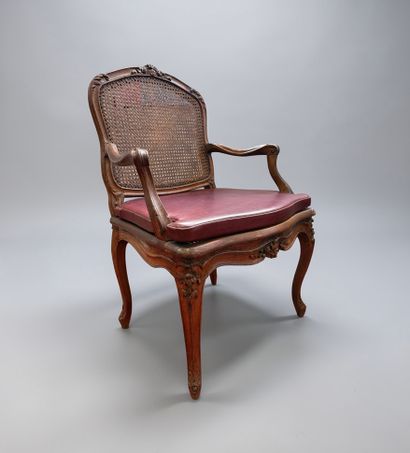 Paris, vers 1750.

Estampille de Jean-Baptiste...