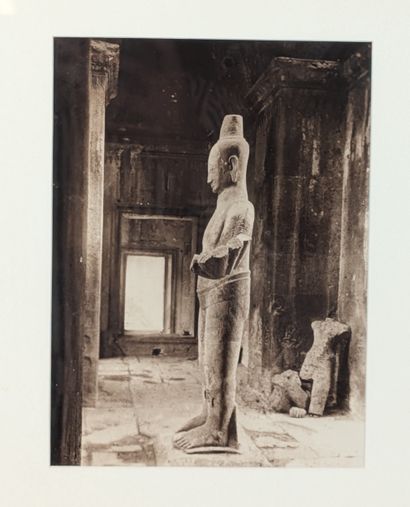 Deux photographies du Cambodge, deux tirages...