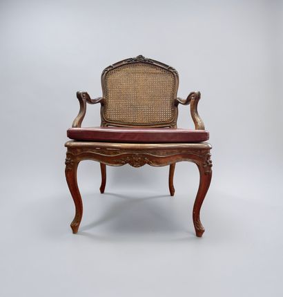Paris, vers 1750.

Estampille de Jean-Baptiste...