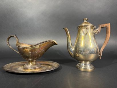 CHRISTOFLE 

Une saucière en métal argenté

Signée...