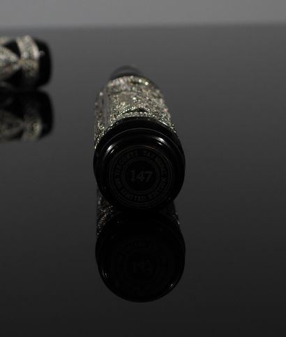 Visconti Taj Mahal

Stylo plume en résine...
