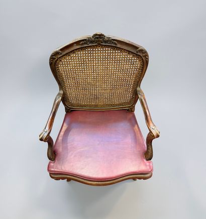 Paris, vers 1750.

Estampille de Jean-Baptiste...