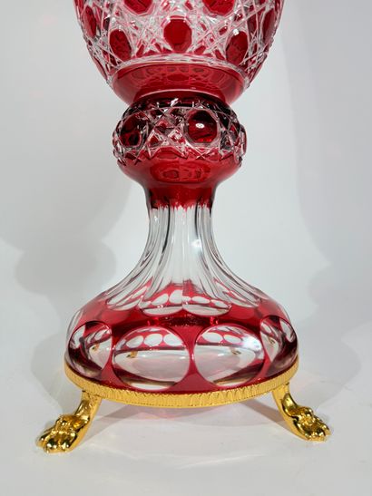 Dans le goût de Baccarat

Imposant vase balustre...