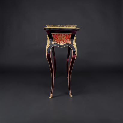 France, vers 190
0
Petite table formant jardinière...