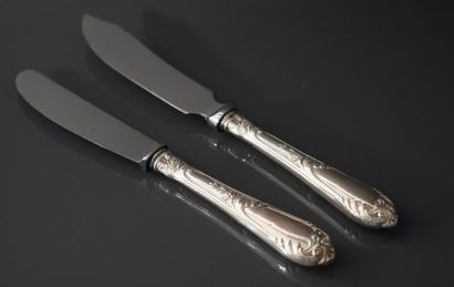 Couteau à beurre et couteau à fromage, le...