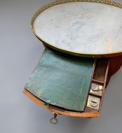 France, époque Transition 

Table volante...