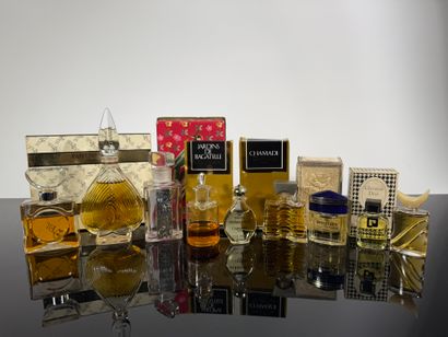 Set of 15 miniatures of various perfumes...