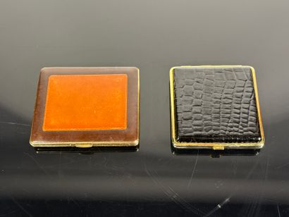 Ensemble de 2 étuis à cigarettes comprenant...