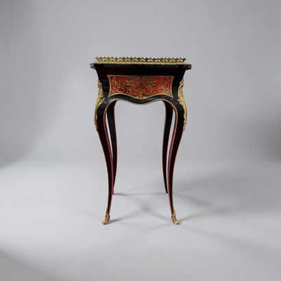 France, vers 190
0
Petite table formant jardinière...