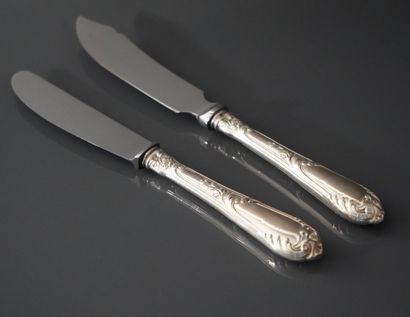 Couteau à beurre et couteau à fromage, le...
