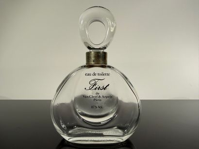 VAN CLEEF ARPELS

First

Set of 3 glass perfume...