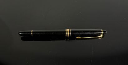 MONTBLANC

Stylo plume modèle Meisterstück...