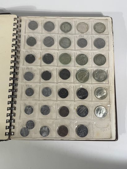 Un album de pièces de monnaies diverses