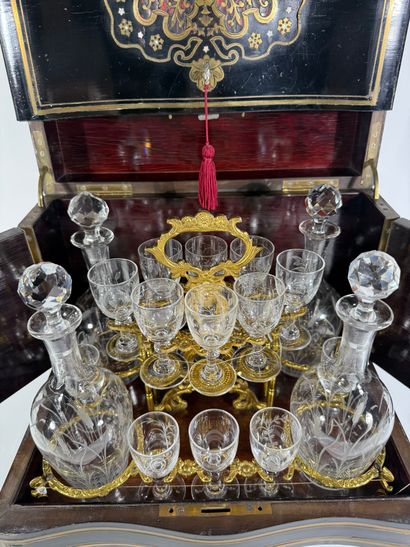 XIXe siècle

Cave à liqueur en poirier noirçi...