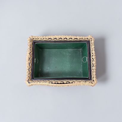 France, vers 190
0
Petite table formant jardinière...