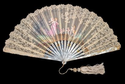 Eventail plié, vers 1900 
Feuille en gaze...