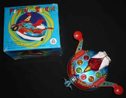 GOLDORAK Très rare soucoupe (flying saucer)...