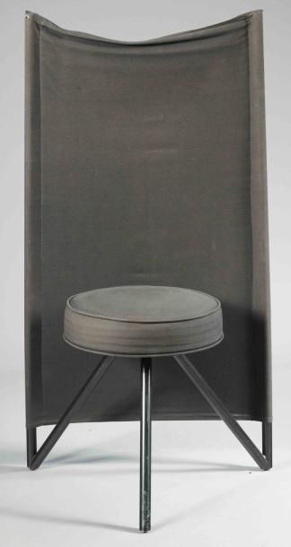 PHILIPPE STARCK (né en 1949)
Chaise modèle...
