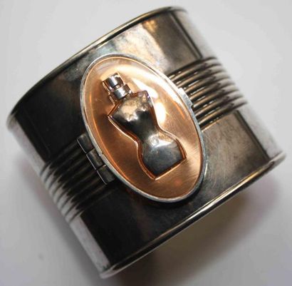 Parfums Jean-Paul GAULTIER. Bracelet manchette...