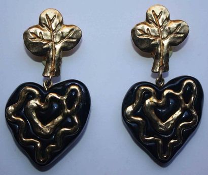 Christian LACROIX
Paire de pendants d'oreilles...