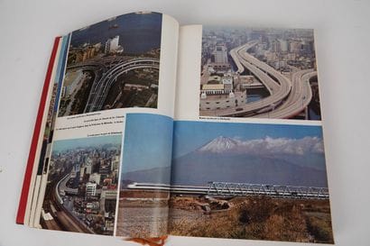 Jeux Olympiques / Tokyo 1964 
RAPPORT OFFICIEL...
