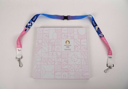 Jeux Olympiques / Paris 2024 / Goodies
Carré...
