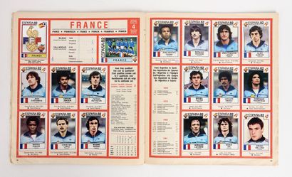 Football / Coupe du Monde / Panini
MONDIAL
Ensemble...