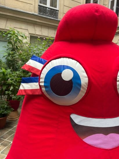 Jeux Olympiques / Paris 2024 / Mascotte
Phryge...