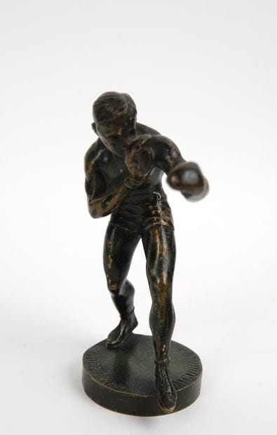 Boxe / Automobile / Carpentier / Mascotte
Maurice...