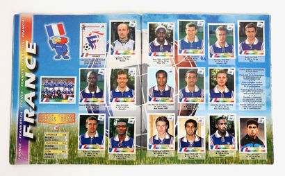 Football / Coupe du Monde / Panini
MONDIAL
Ensemble...