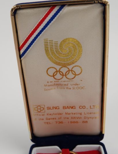 Jeux Olympiques / 1904-1988 
Lot d'une médaille...