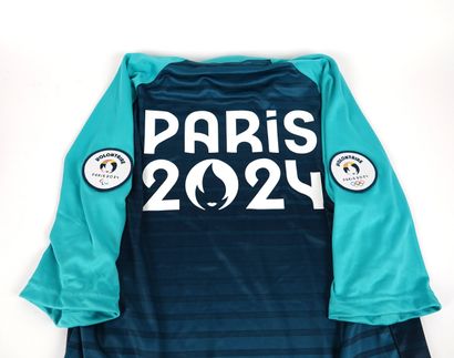 Jeux Olympiques / Paris 2024 / Tenues officielles
Lot...