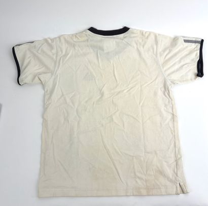 Football / Cameroun
Maillot Adidas non numéroté...