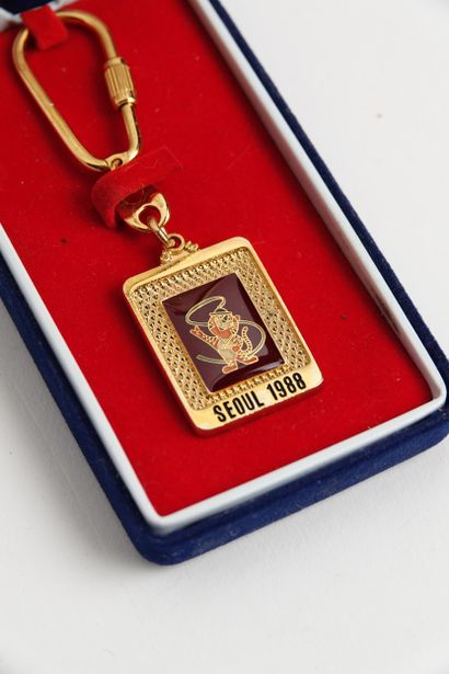 Jeux Olympiques / 1904-1988 
Lot d'une médaille...