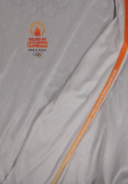 Jeux Olympiques Paris 2024 / Tenues / Relais...