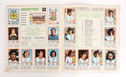 Football / Coupe du Monde / Panini
MONDIAL
Ensemble...