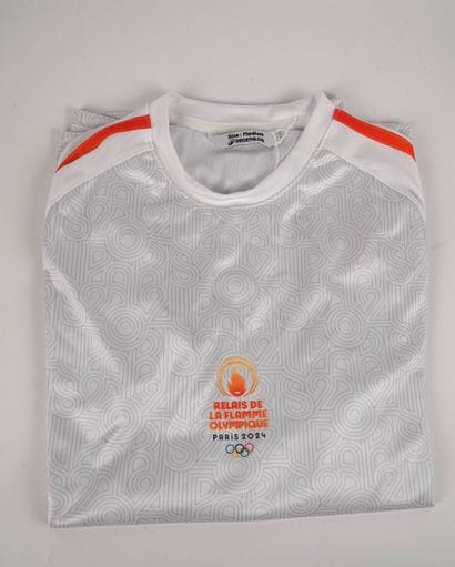 Jeux Olympiques Paris 2024 / Tenues / Relais...