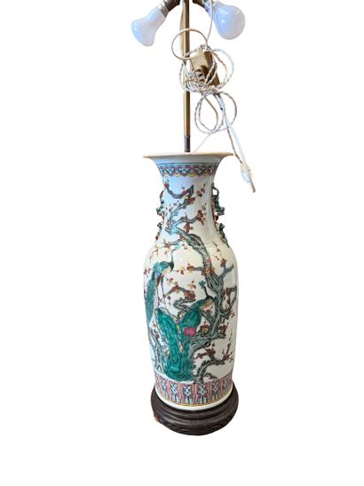 Large Chinese porcelain vase in the 