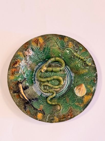 Pair of round earthenware plates with green...