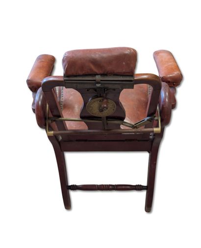 2 mahogany barber chairs
19th century
H....