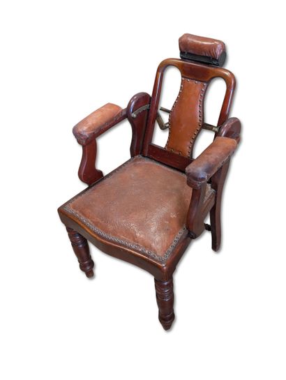 2 mahogany barber chairs
19th century
H....